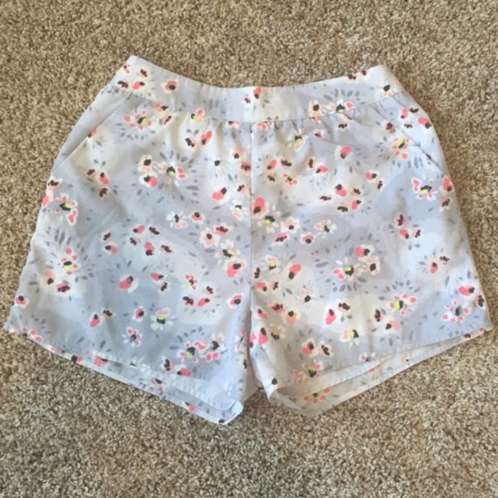 Re-poshing Silky flowy shorts