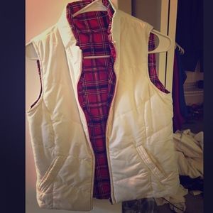 Reversible puffy vest