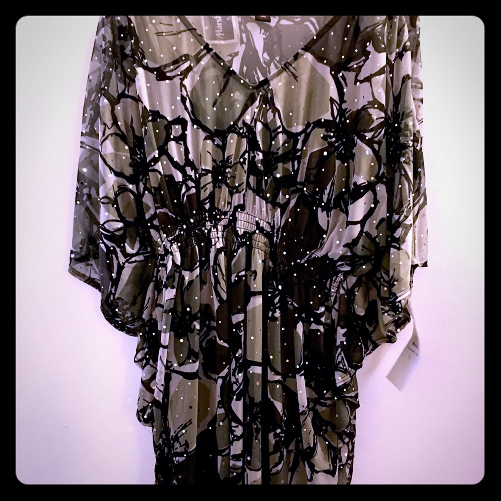 Flowy party dress with sequin accents