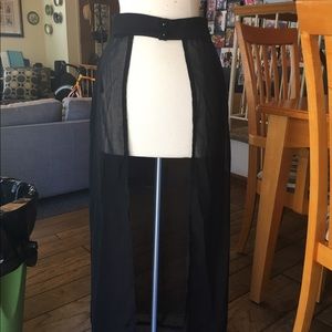 BLACK MAXI SKIRT