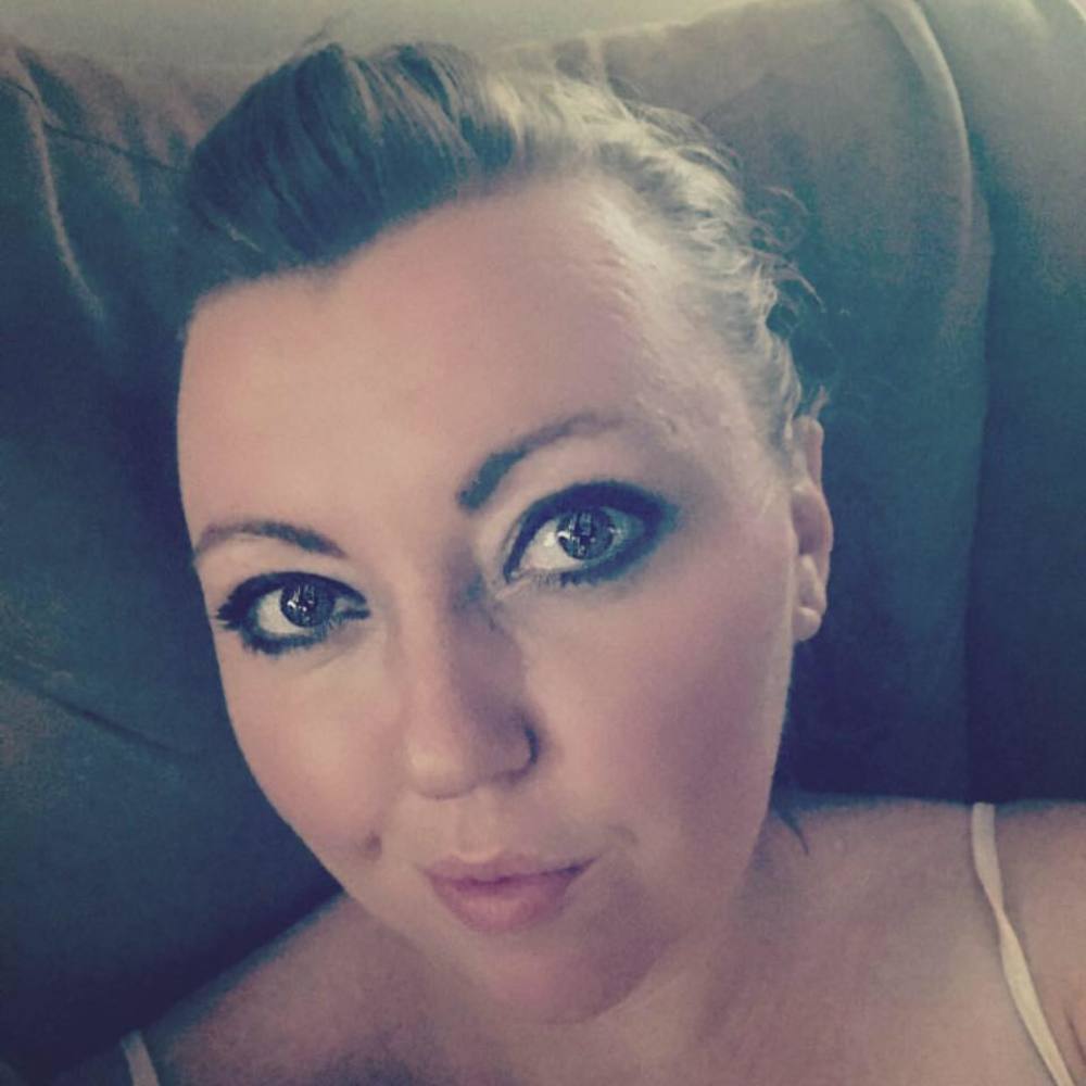 Meet your Posher, Demi