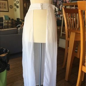WHITE MAXI SKIRT