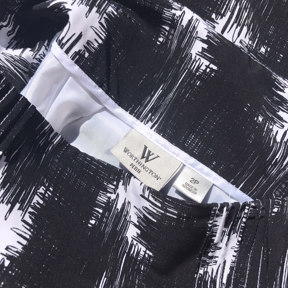 Black and white high waisted pencil skirt. - Picture 3 of 4