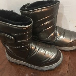 Khombu silver  waterproof boots (moon boot style)