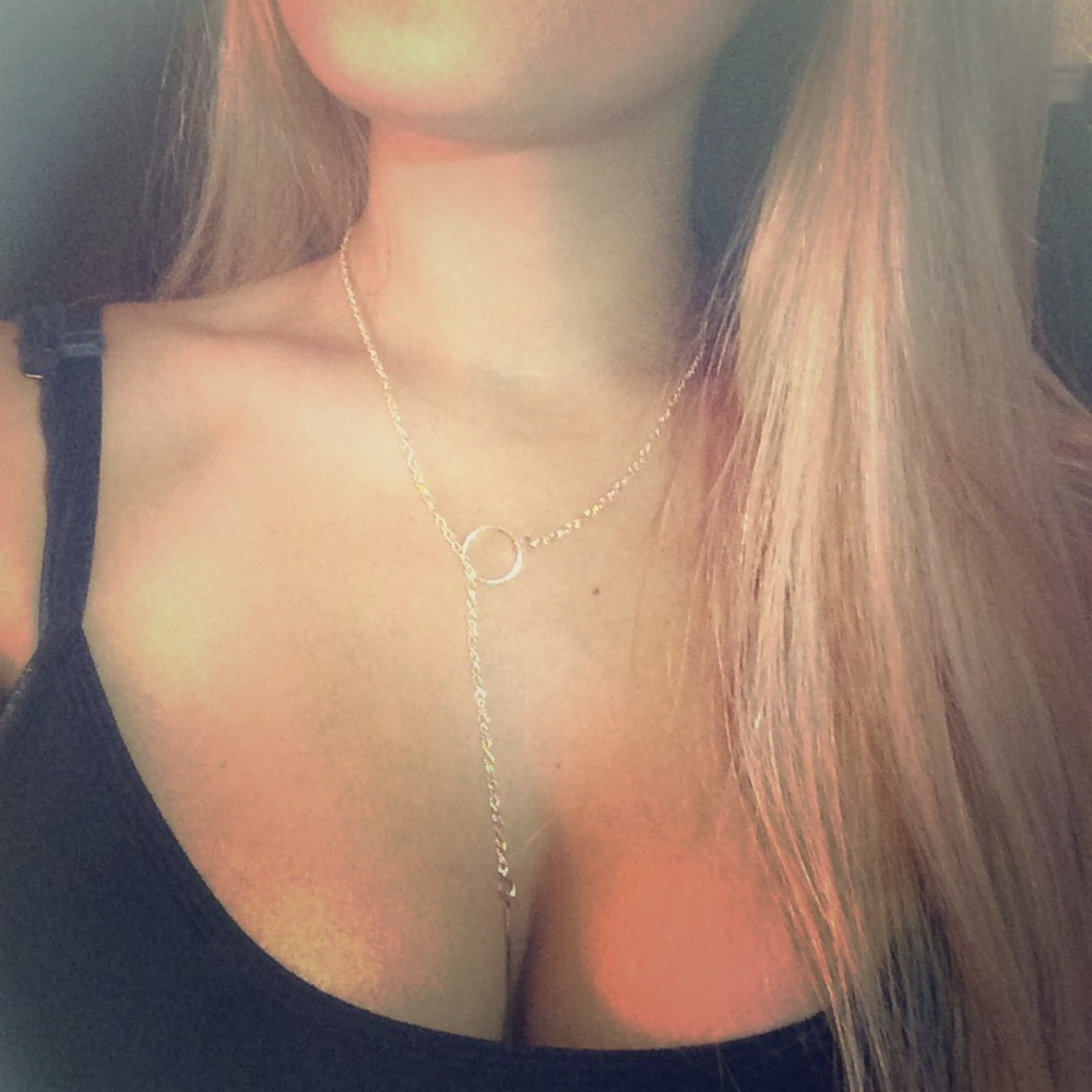Gorgeous gold lariat necklace - Picture 3 of 3