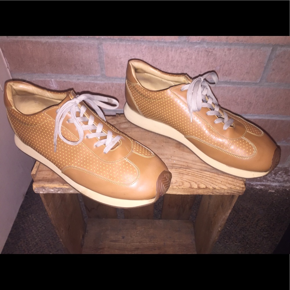 Dooney & Bourke Morgan leather cabrio edition shoe