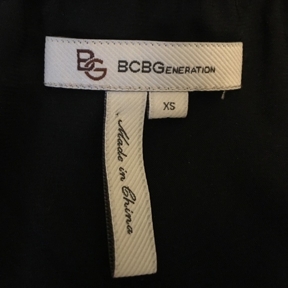 Bcbg top xs red and black - Picture 3 of 4