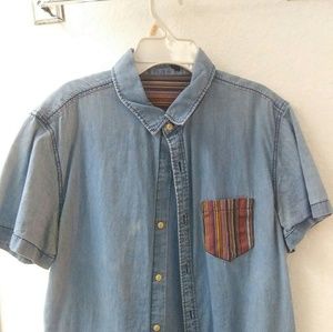 Men21 Short-Sleeved Button Up.