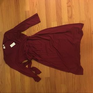 Gap maternity v neck dress.