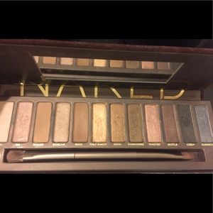 Urban Decay Naked eyeshadow palette 1