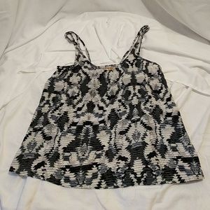 Black and White print top
