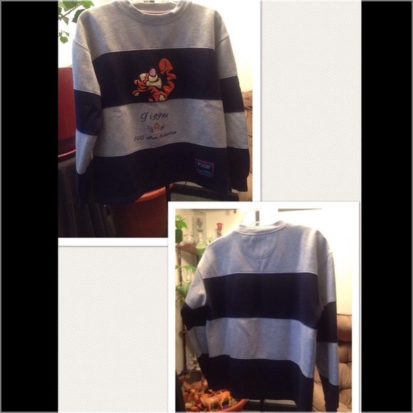 Tigger Sweatshirt Women's Sz Med. - Picture 2 of 4