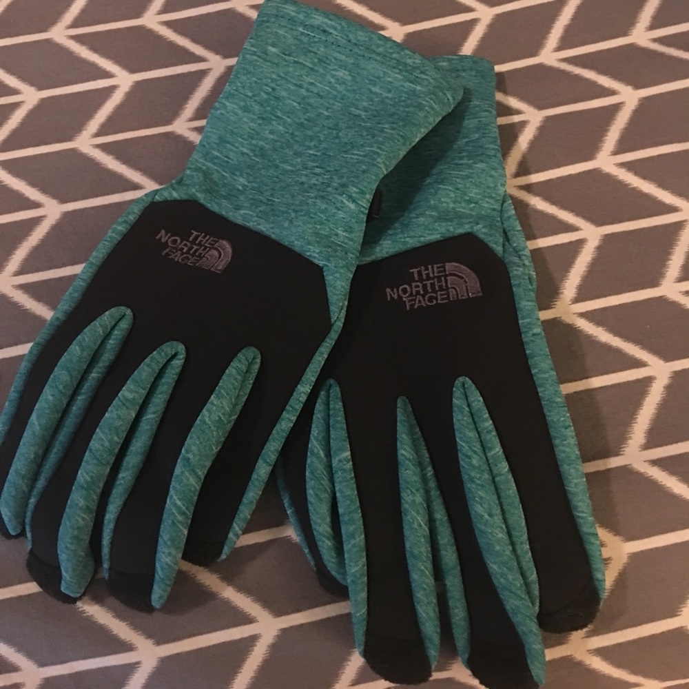 The North Face womens gloves
