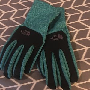 The North Face womens gloves