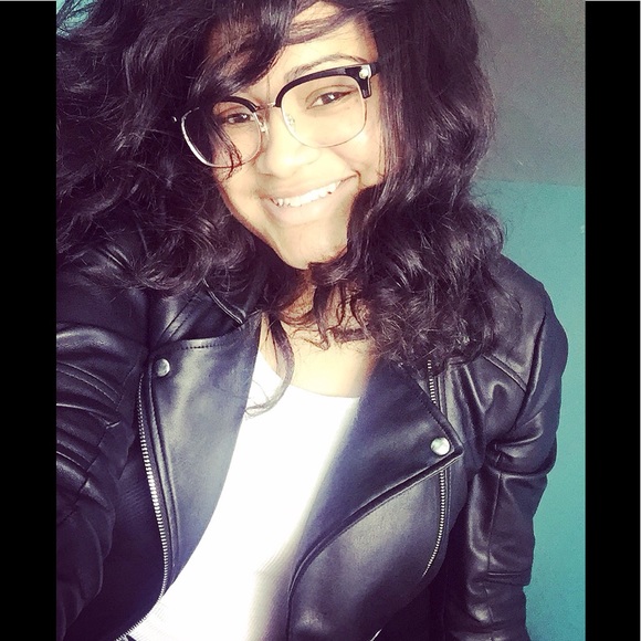 Meet your Posher, Alexis - Picture 4 of 4