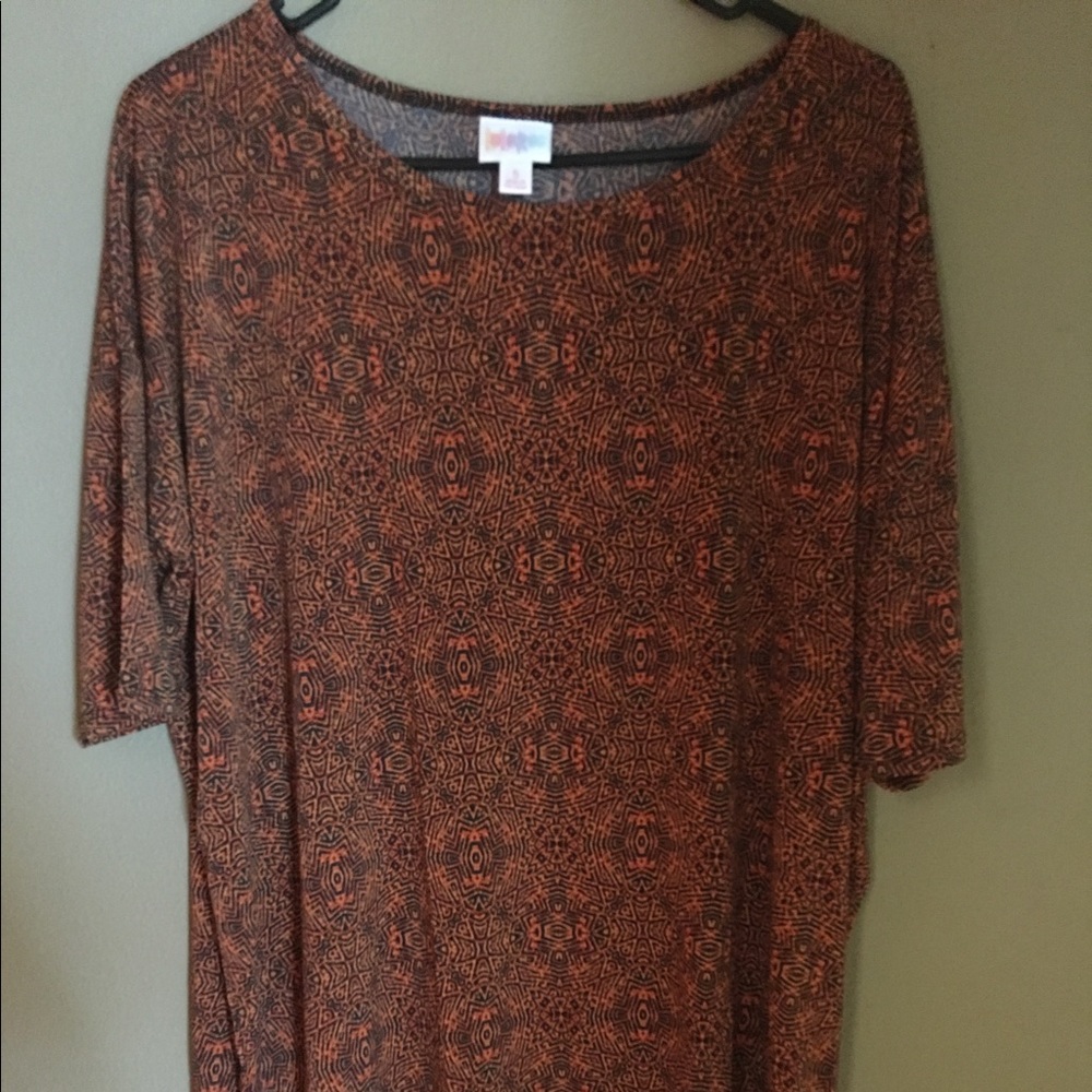 NWOT LulaRoe Small Silky Irma