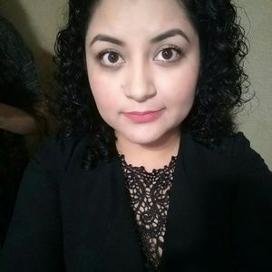 Meet your Posher, Andrea