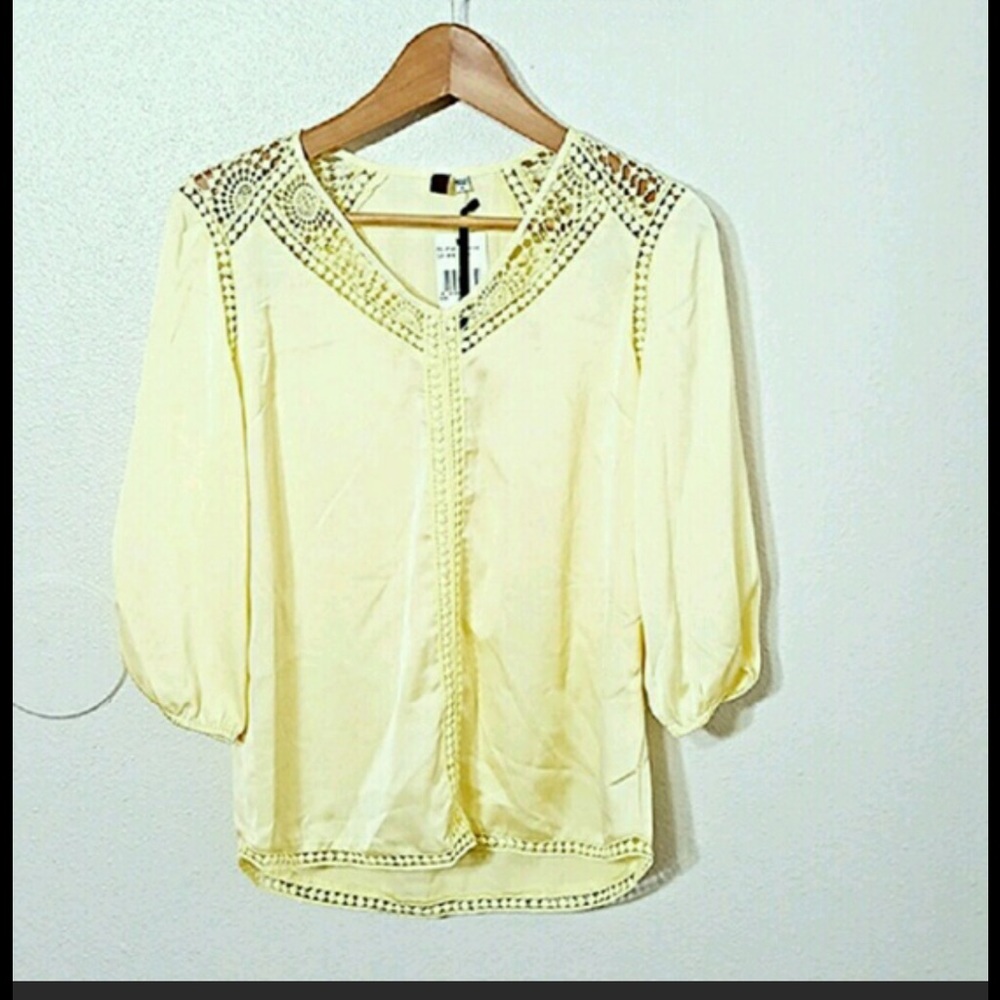 NWT Kut From the Cloth Yellow Top silky top