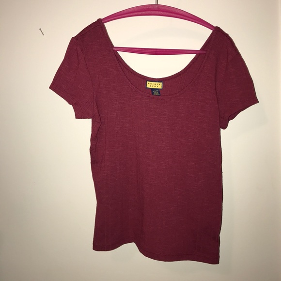 Aeropostale Tops - Low-neck Cropped tee maroon red with hanger hooks