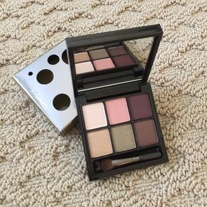 MAC devil may dare warm eye shadows palette