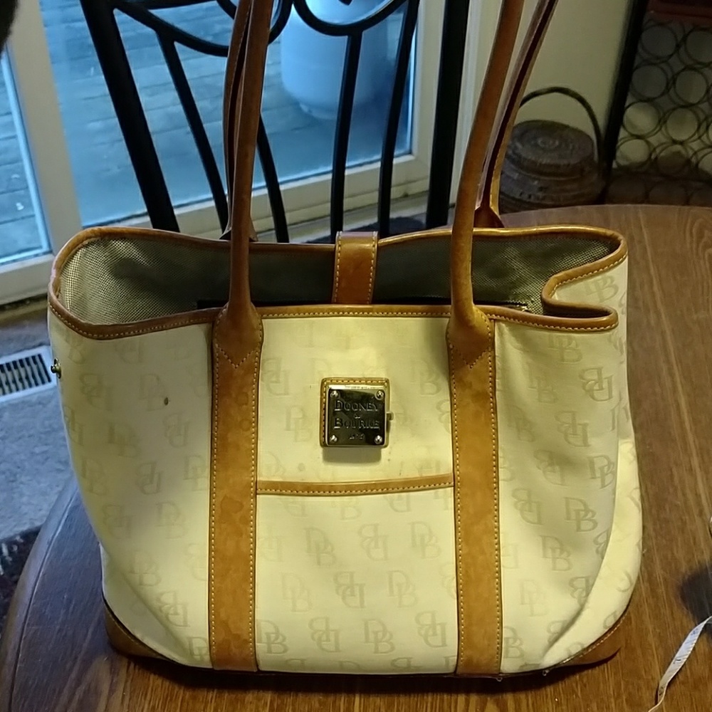 Dooney and Bourke purse