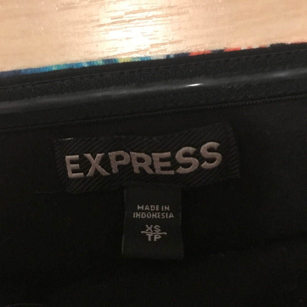 ❌SOLD❌Strapless top from Express - Picture 4 of 4