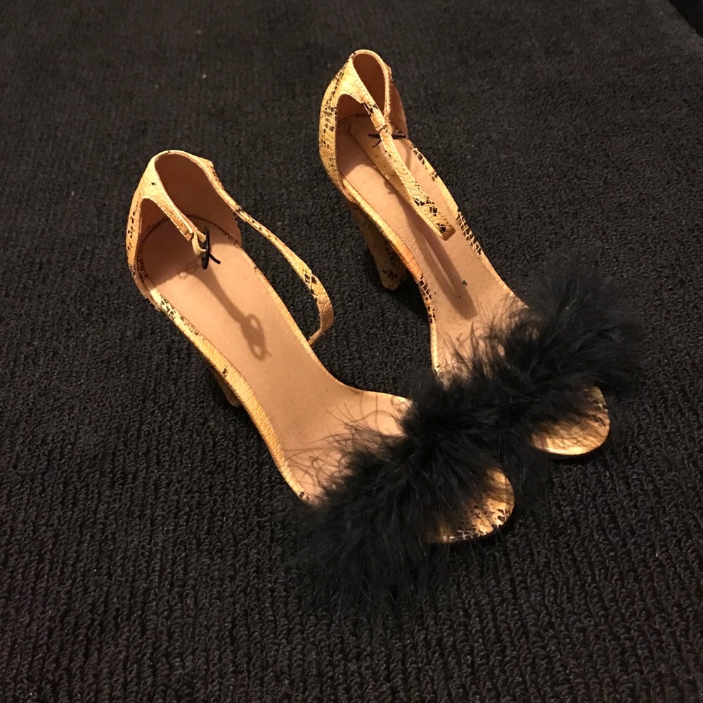 Yellow Snakeskin sandals w/ Black Faux Feather