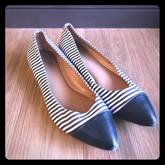 Banana Republic linen flats - Picture 1 of 4