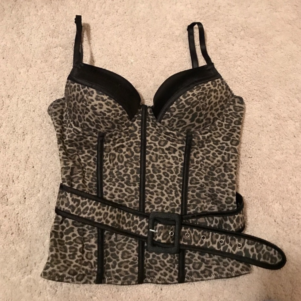 CORSETS