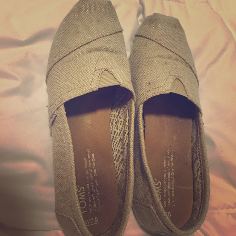 Toms