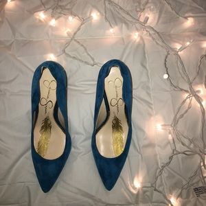 Jessica Simpson pumps!