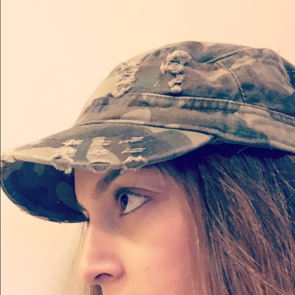 Camouflage army hat - Picture 2 of 4
