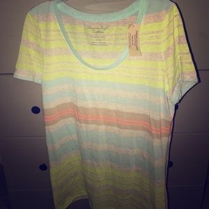 American Eagle Outfitters Tshirt
