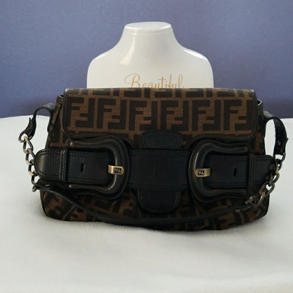 💖 Fendi Tobbaco Zucca Canvas Shoulder B-bag💖