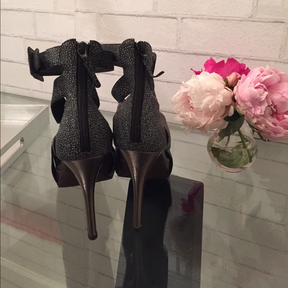 BCBG Maxazria platform strappy heels - Picture 3 of 4