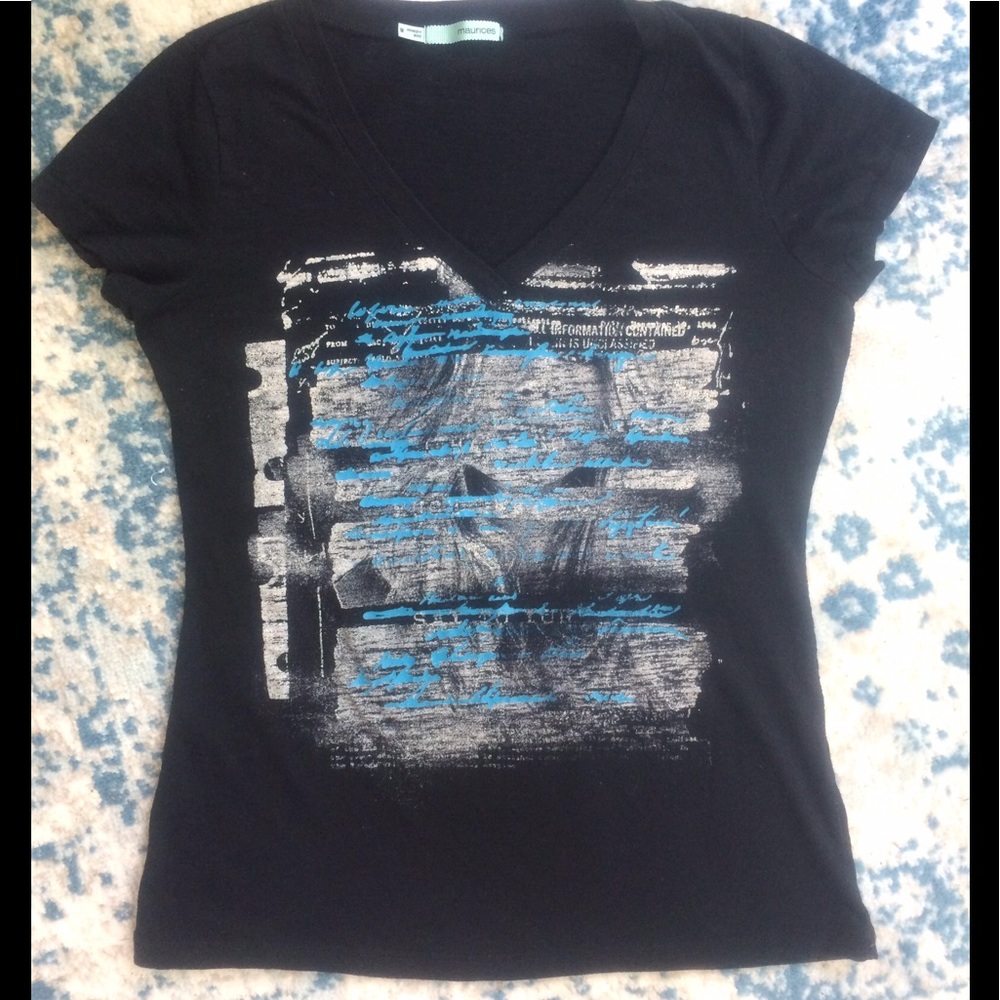 MAURICES BLACK GRAPHICS FACE TEE