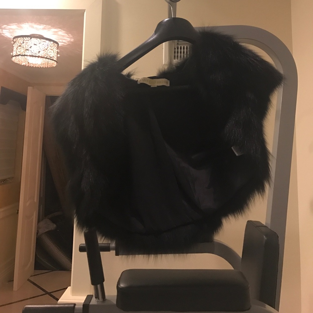 Black fur short sleeve bolero