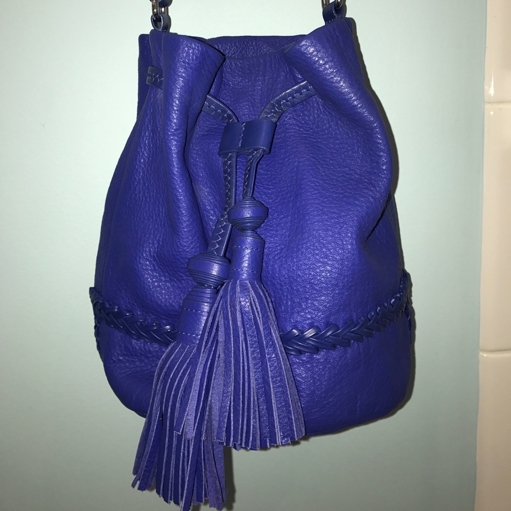 Vince Camuto – Leigh Leather Crossbody