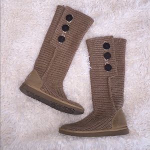 Size 6 UGG knit boots Size 6 UGG knit boots