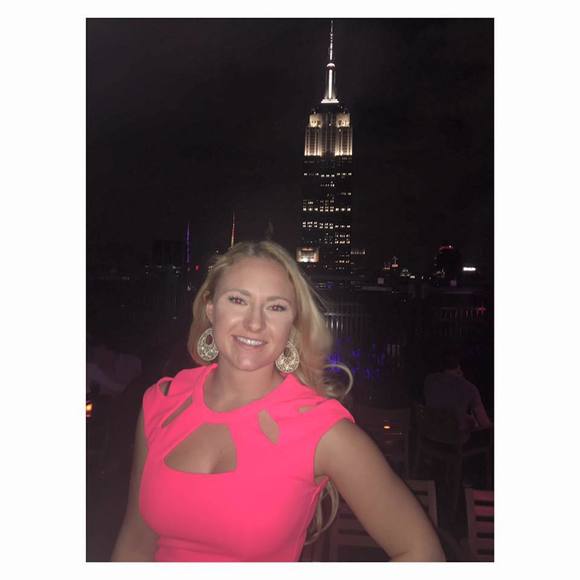 Meet your Posher, Monica - Picture 1 of 1