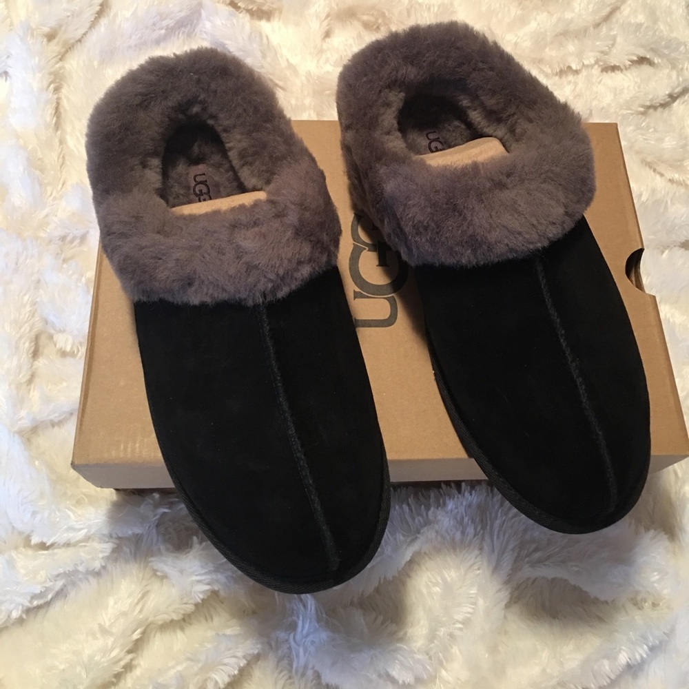 UGG slippers women's size 11 black Moraene