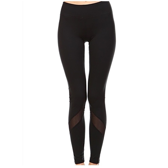 Single Mesh Panel Leggings - Picture 2 of 3