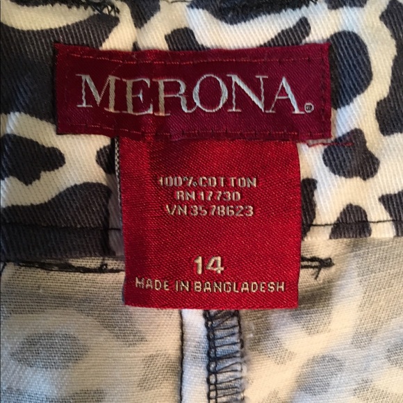 Shorts - Picture 3 of 3