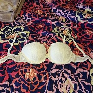 NWOT VS PINK date bra 34D NWOT VS PINK date bra 34D
