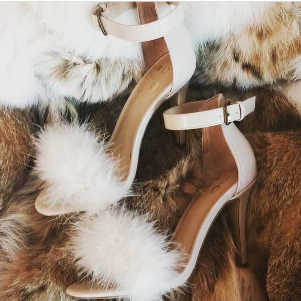Fur high heeled sandals! 😍😍