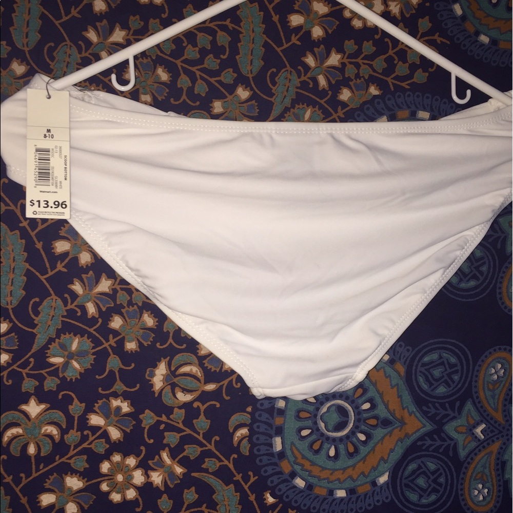Bikini bottom 🌞🌊 - Picture 2 of 3