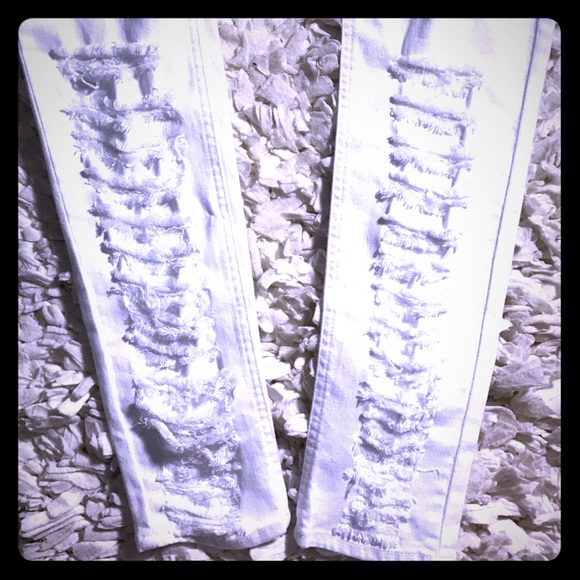 Elie Tahari White Ripped Jeans - Picture 3 of 3