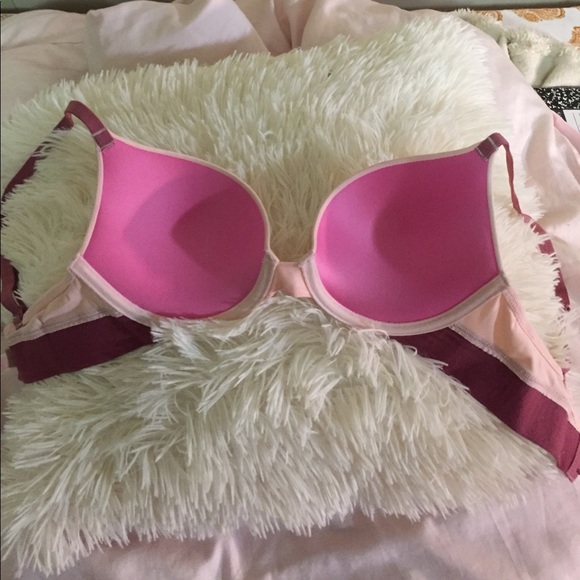 PINK bra! - Picture 3 of 4