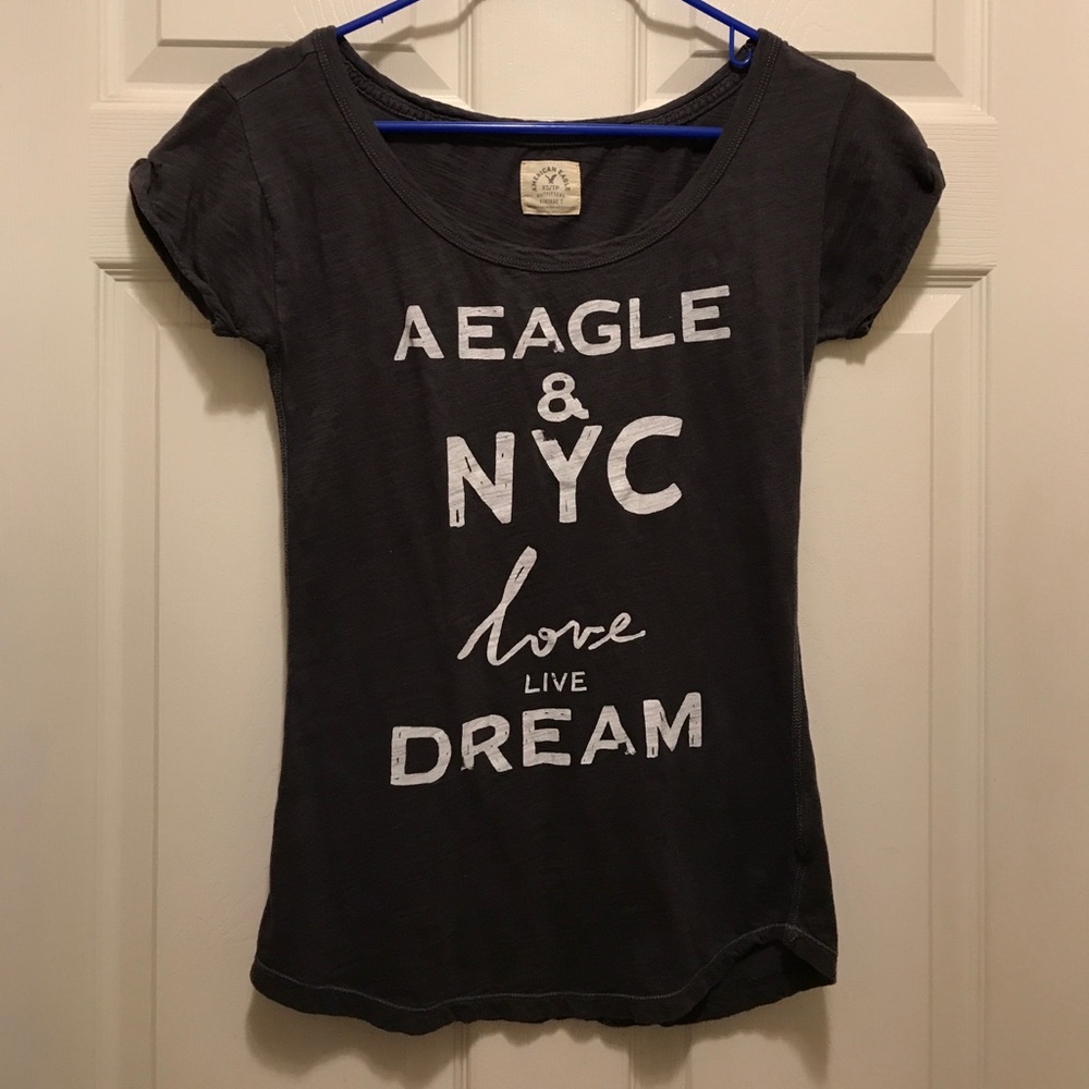 American Eagle tee great shape