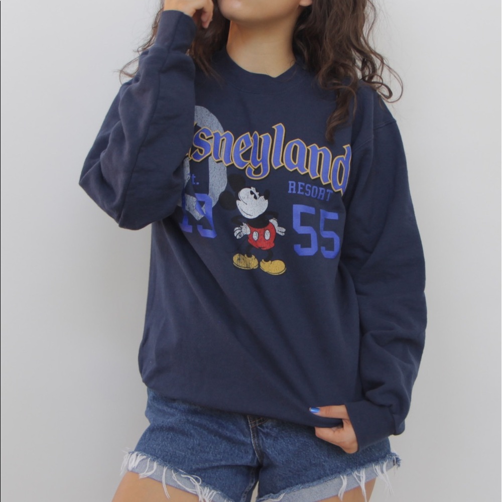 Vintage Disney sweatshirt *LEAVING SOON*